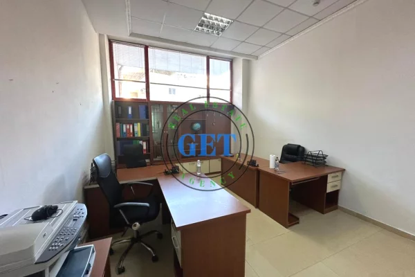 Shtepi me qera Apartament ne Durres, Garsoniere, Mobilimi Bosh, pa mobiluar, Pagesa 300  Euro.