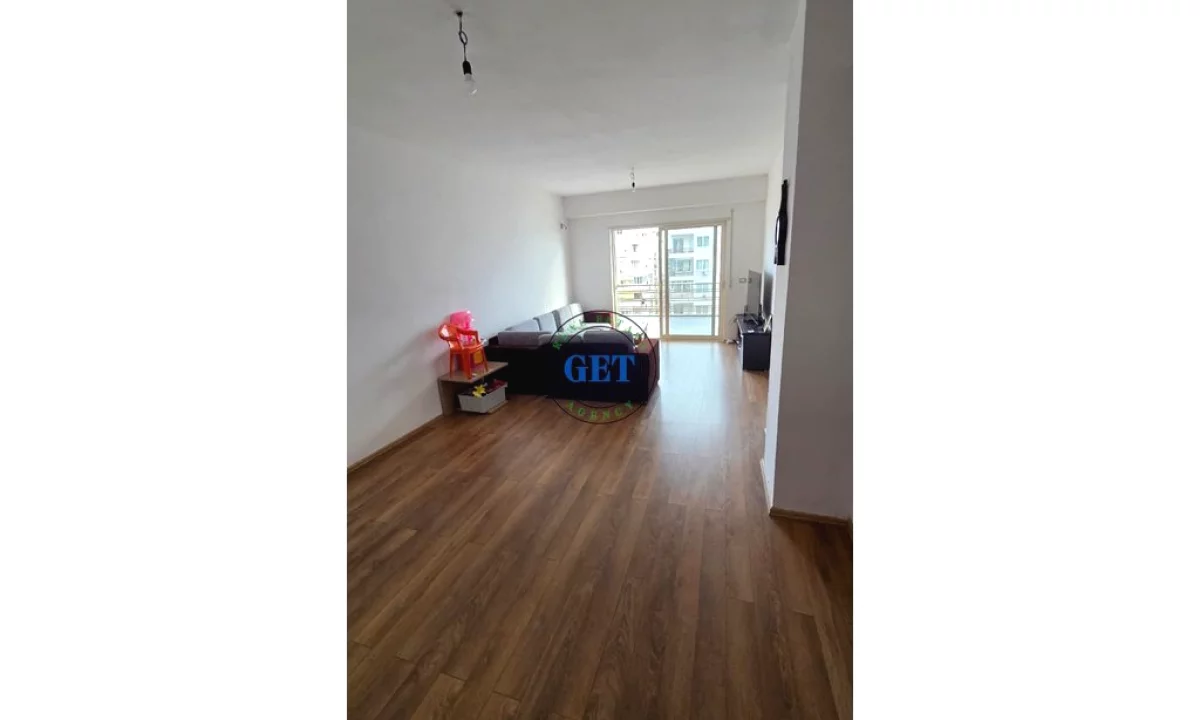 Shtepi me qera Apartament ne Durres, 2+1, Mobilimi E mobiluar, Pagesa 500  Euro.