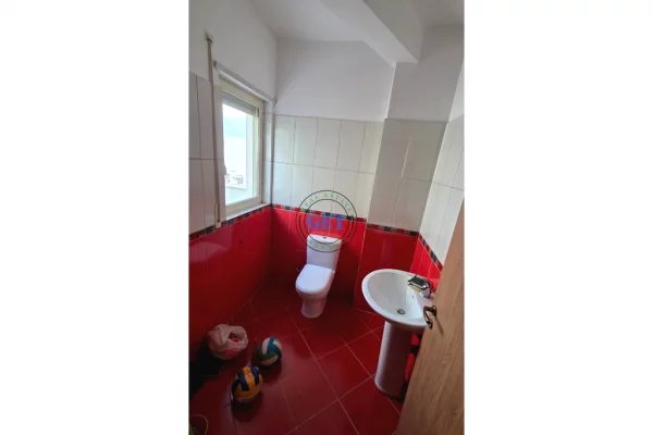 Shtepi me qera Apartament ne Durres, 2+1, Mobilimi E mobiluar, Pagesa 500  Euro.