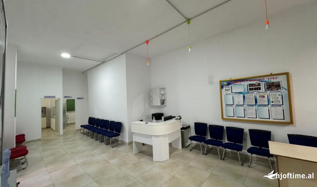 Shitet qender kursesh.