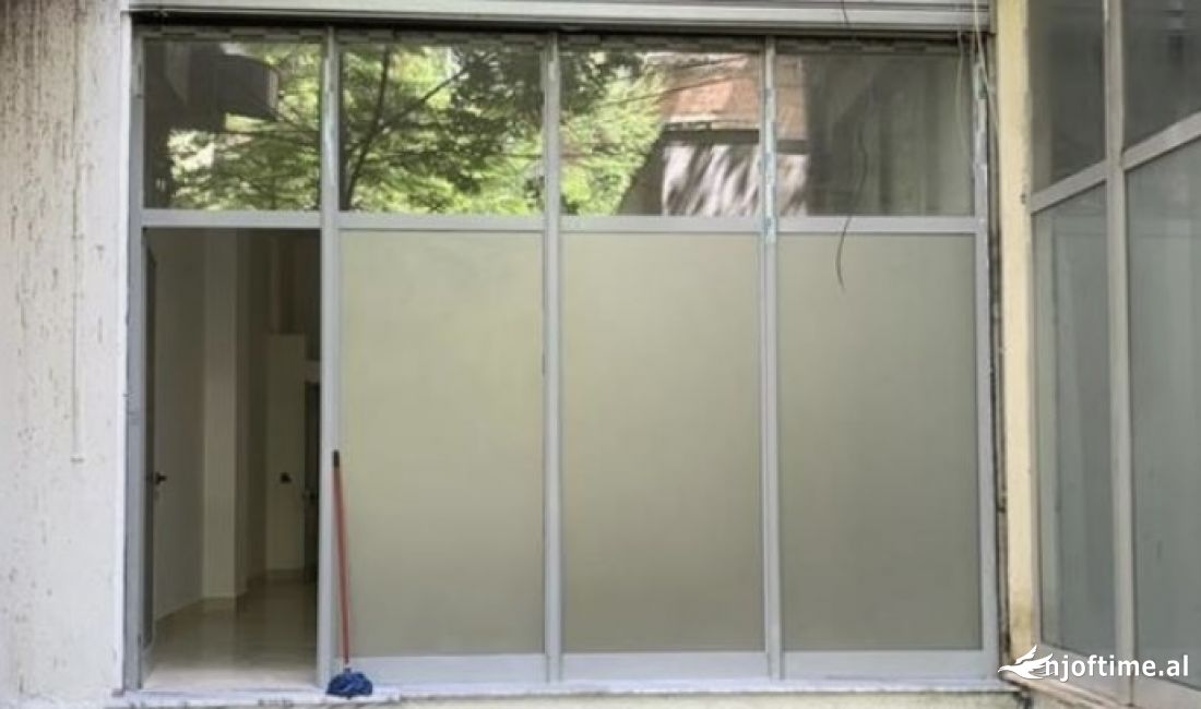 Shitet dyqan ne rrugen Islam Alla, myslym shyr Tirane