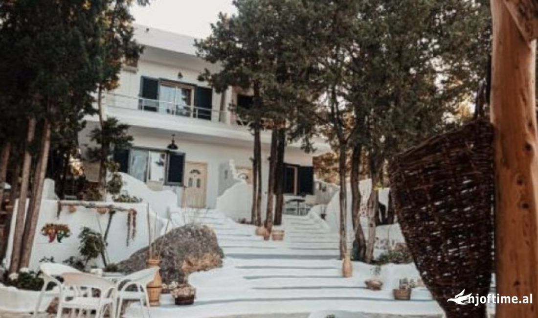 Shitet hotel ne Dhermi -Palase , 100 larg detit Himare