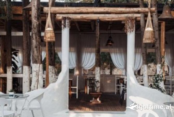 Shitet hotel ne Dhermi -Palase , 100 larg detit Himare