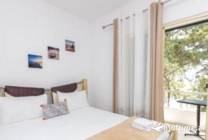 Shitet hotel ne Dhermi -Palase , 100 larg detit Himare