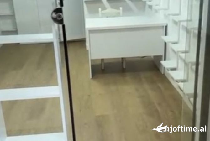 Ambiente Commerciale in Affitto 1+1 a Tirana - 500 Euro