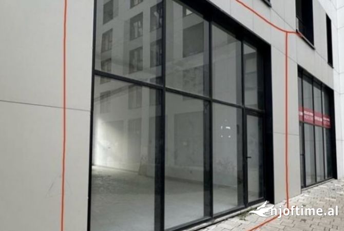 Ambiente Commerciale in Affitto 1+1 a Tirana - 80,000 Leke