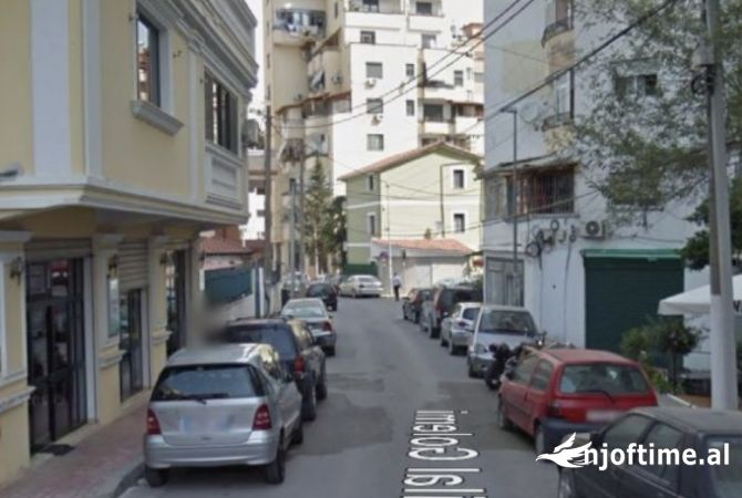 shitet ambjent biznesi Kati 0, 70 m 220.000