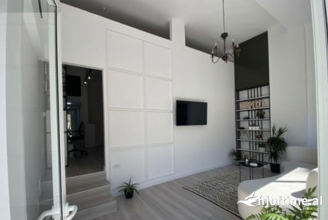 Ambiente Commerciale in Vendita 1+1 a Tirana - 165,000 Euro