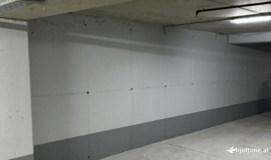 Shitet post parkimi ne -2 tek Tirana Garden Building Tirane