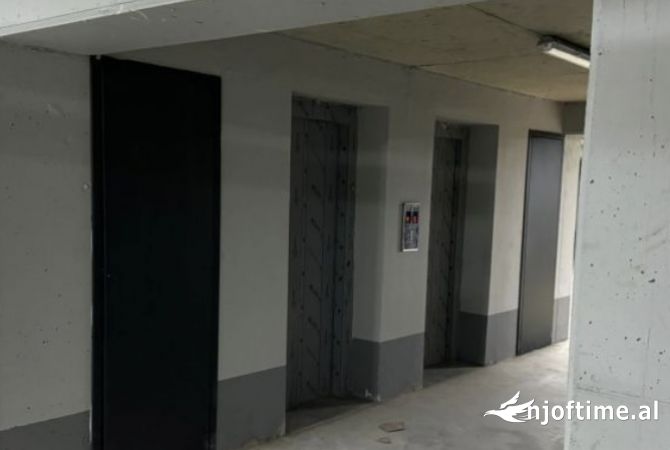 Business Property in Sale 4+1 in Tirana - 42,000 Euro