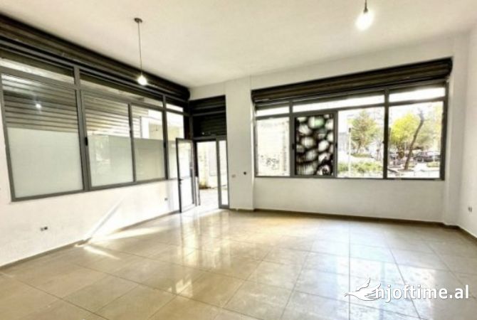 Business Property in Sale 1+1 in Tirana - 67,000 Euro