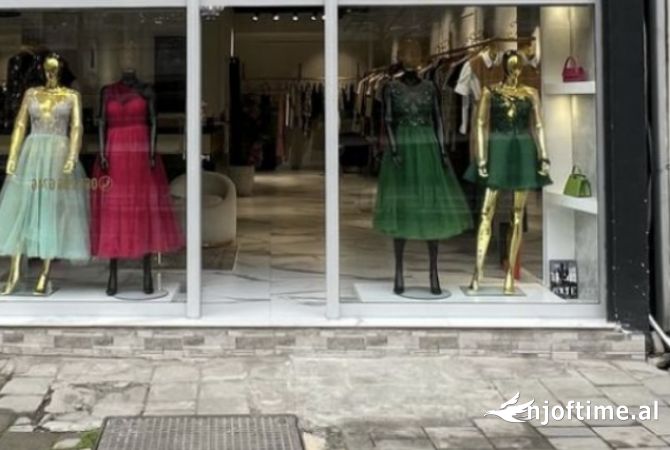 Ambiente Commerciale in Vendita 1+1 a Tirana - 200,000 Euro