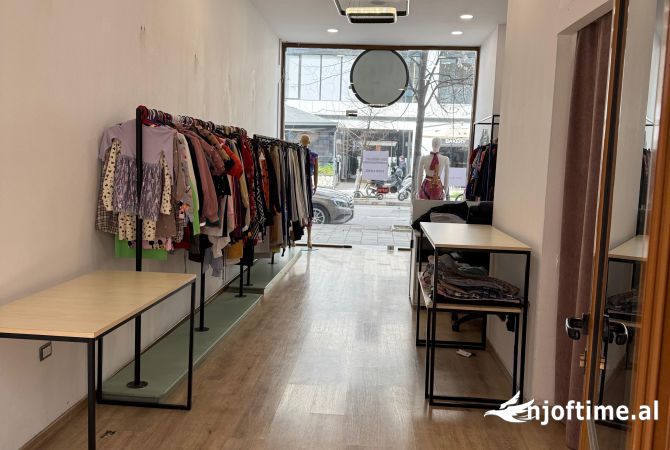 Ambiente Commerciale in Affitto 1+1 a Tirana - 600 Euro