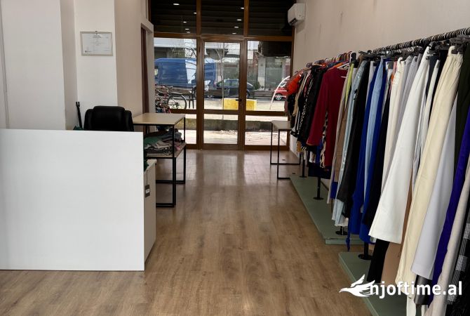 Ambiente Commerciale in Affitto 1+1 a Tirana - 600 Euro