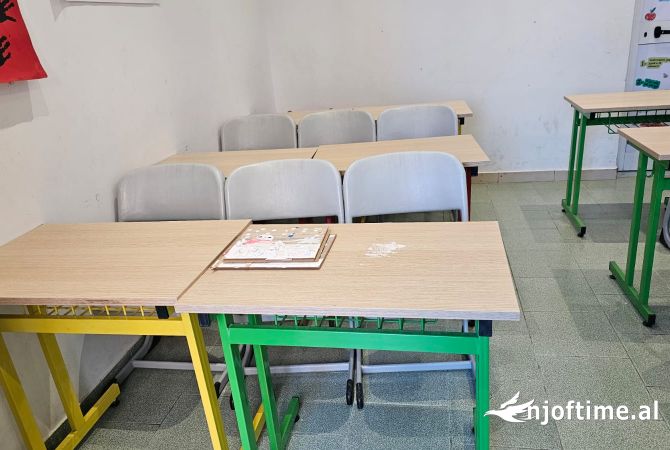 Veshje dhe Aksesor per Femije ne Tirane - 70,000 Leke