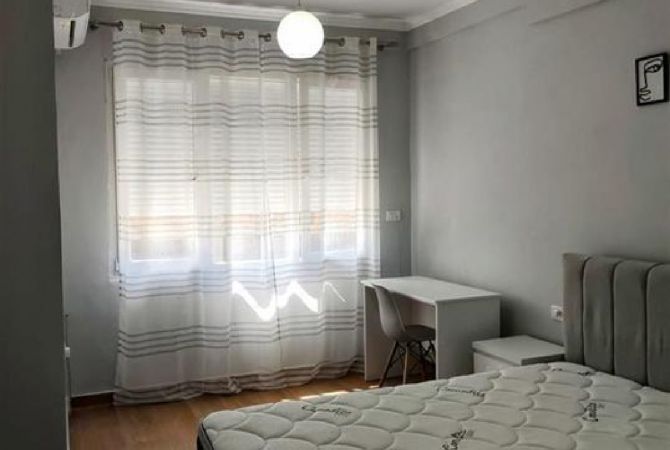 Shtepi me qera Apartament ne Tirane, 1+1, Mobilimi E mobiluar, Pagesa 300  Euro.