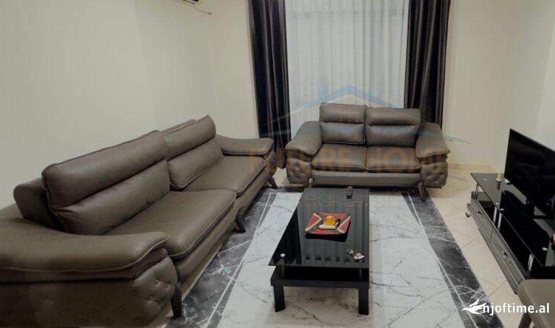 Appartamento in vendita a Tirana 1+1, Arredato