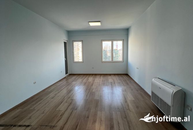 Shitet, Apartament 2+1, Ish Parku Autobusave, Tirane
