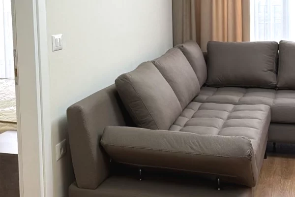 Jepet me qera apartament 1+1 tek Komuna e Parisit