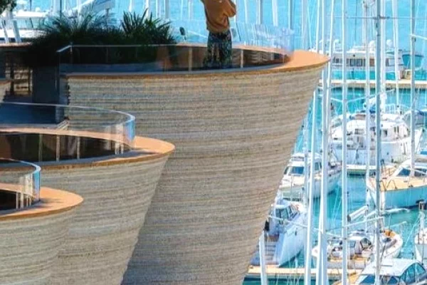 Shtepi ne shitje Apartament ne Vlore, 2+1, Mobilimi Bosh, pa mobiluar, Pagesa 350,000  Euro.