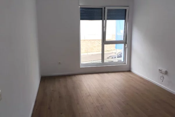 Shtepi ne shitje Apartament ne Tirane, 1+1, Mobilimi Bosh, pa mobiluar, Pagesa 145,000  Euro.