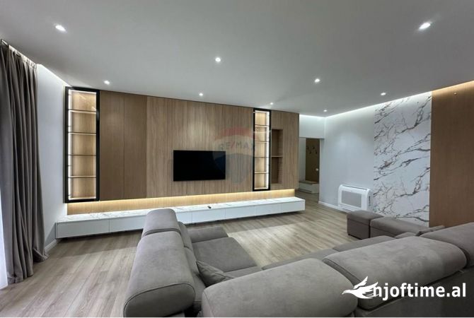 Shitet apartament 2+1+2 ne Selite