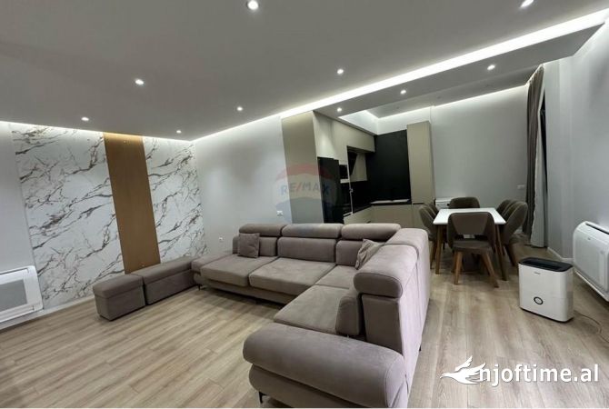 Shtepi ne shitje Apartament ne Tirane, 2+1, Mobilimi E mobiluar, Pagesa 270,000  Euro.