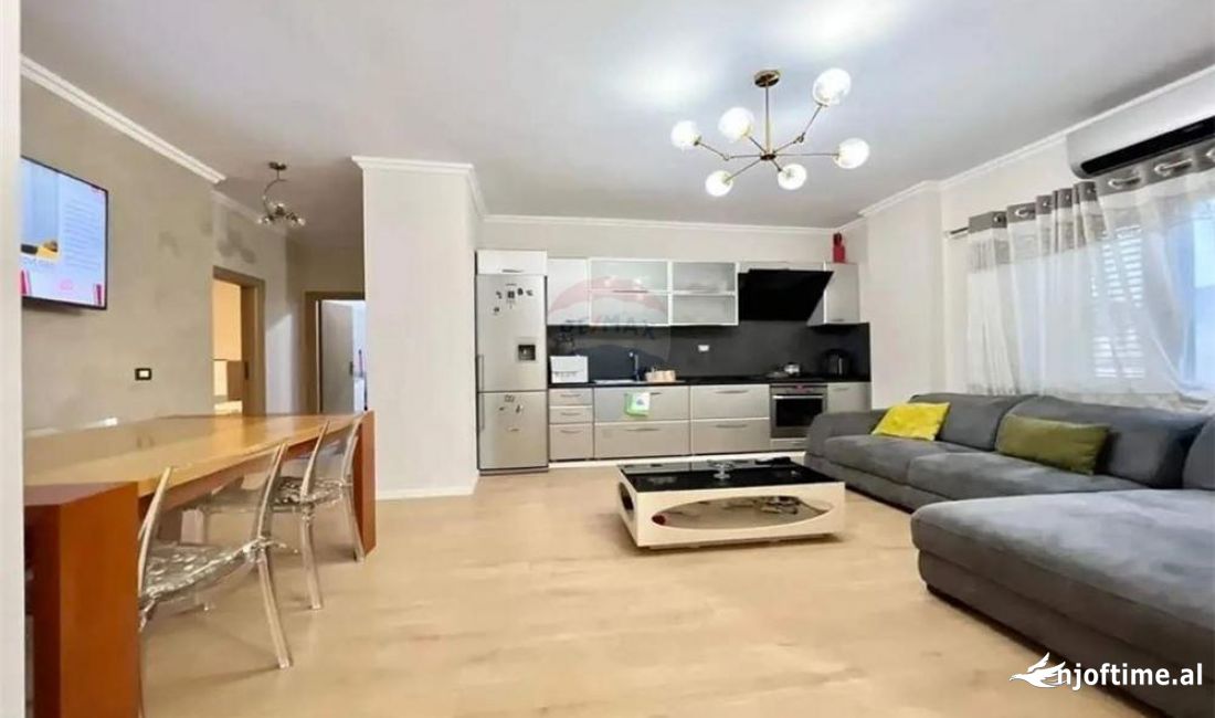 Shtepi ne shitje Apartament ne Tirane, 2+1, Mobilimi E mobiluar, Pagesa 200,000  Euro.