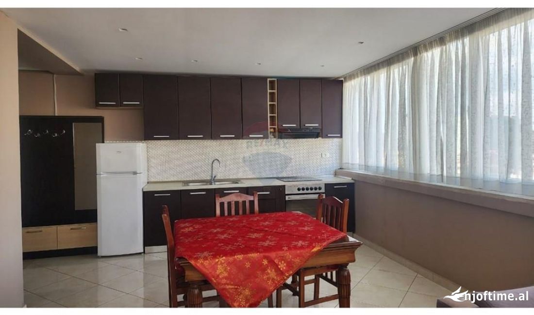 Shtepi ne shitje Apartament ne Tirane, 2+1, Mobilimi E mobiluar, Pagesa 205,800  Euro.