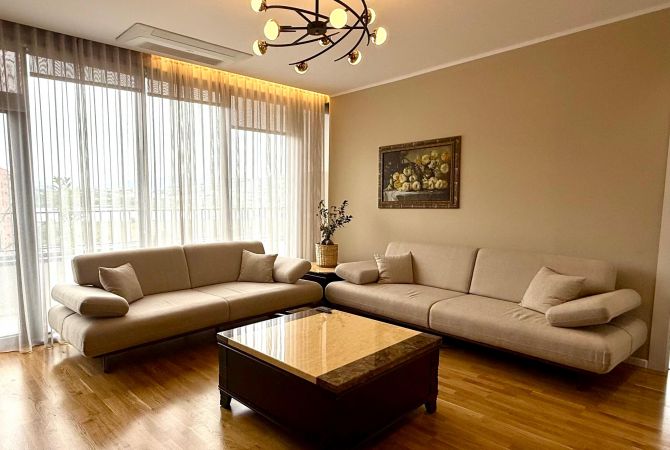 📌 Shitet Apartament Modern 4+1 – Lake View Residence, Tiranë