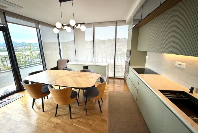 Shtepi ne shitje Apartament ne Tirane, 4+1, Mobilimi E mobiluar, Pagesa 700,000  Euro.