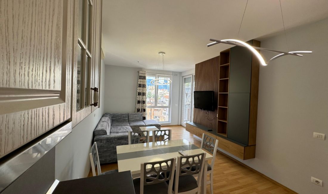 Appartamento in affitto a Tirana 2+1, Arredato