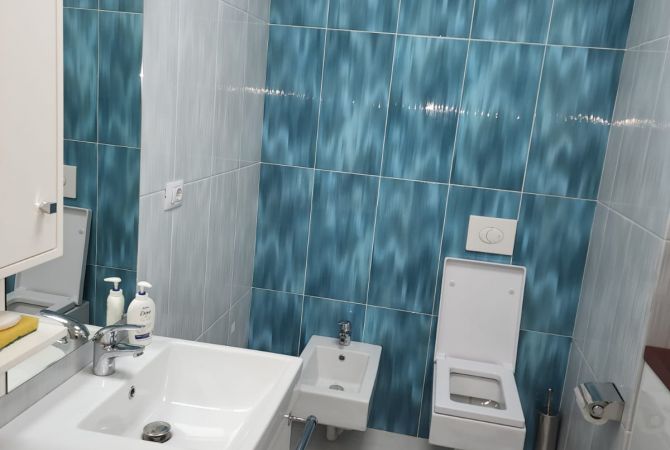 Shtepi me qera Apartament ne Tirane, 2+1, Mobilimi E mobiluar, Pagesa 1,600  Euro.