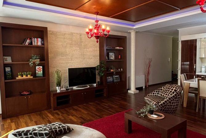 Shtepi me qera Apartament ne Tirane, 2+1, Mobilimi E mobiluar, Pagesa 1,200  Euro.