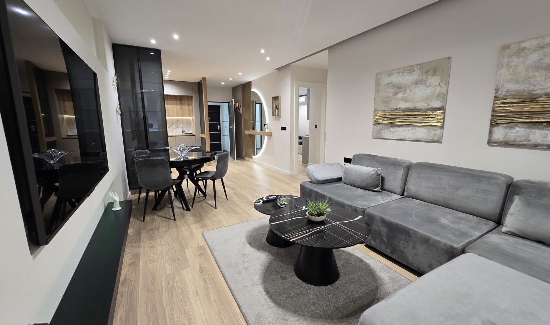 Appartamento in affitto a Tirana 2+1, Arredato