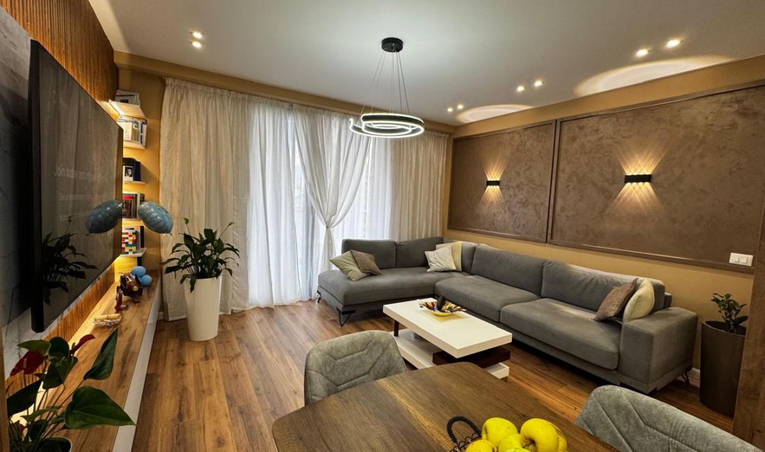 Shtepi ne shitje Apartament ne Tirane, 2+1, Mobilimi E mobiluar, Pagesa 215,000  Euro.