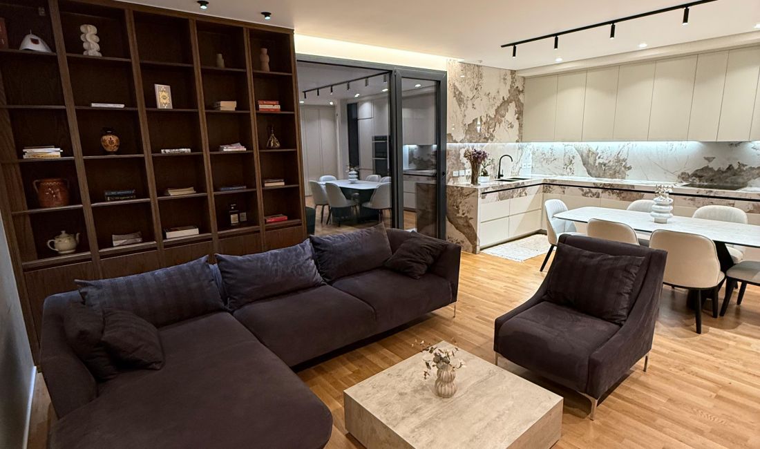 Shtepi me qera Apartament ne Tirane, 3+1, Mobilimi E mobiluar, Pagesa 2,000  Euro.