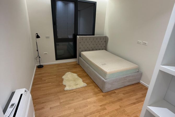 Shtepi me qera Apartament ne Tirane, 3+1, Mobilimi E mobiluar, Pagesa 2,000  Euro.
