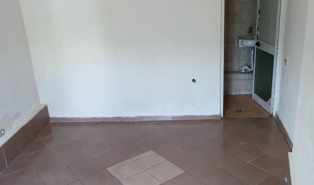 📌Jepet me qira ambient komercial ne rrugen Mine Peza 