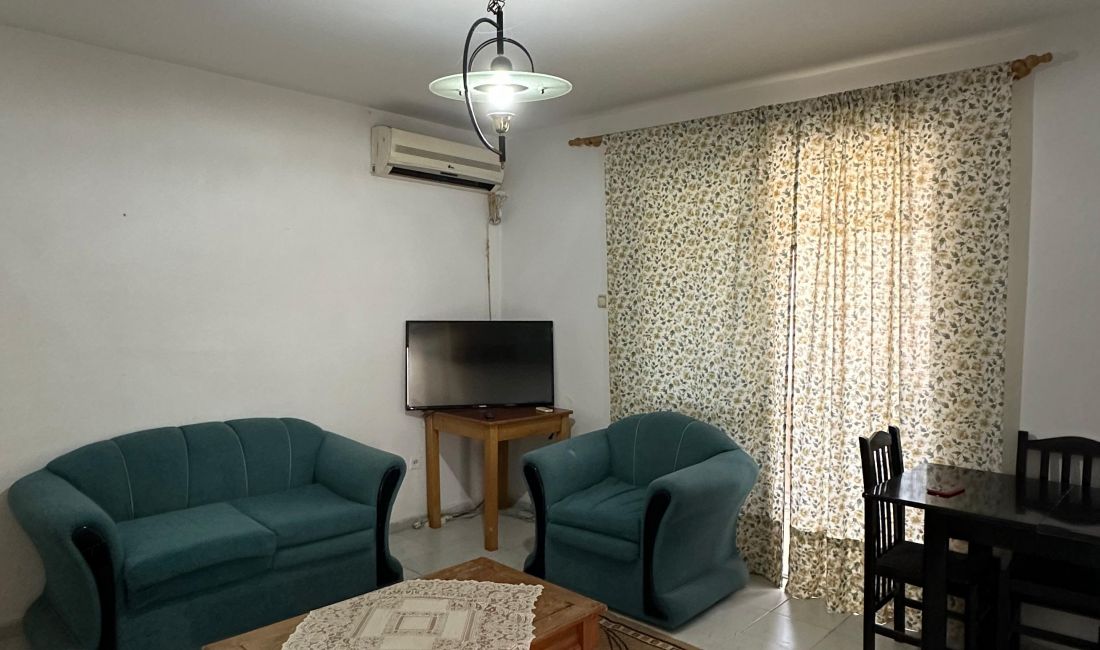 Shtepi me qera Apartament ne Tirane, 2+1, Mobilimi E mobiluar, Pagesa 400  Euro.