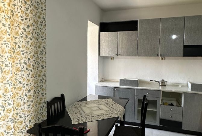 Shtepi me qera Apartament ne Tirane, 2+1, Mobilimi E mobiluar, Pagesa 400  Euro.