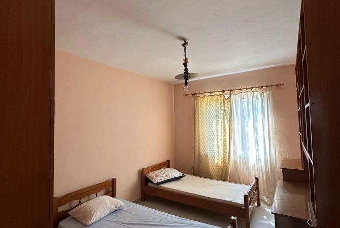 Shtepi me qera Apartament ne Tirane, 2+1, Mobilimi E mobiluar, Pagesa 400  Euro.