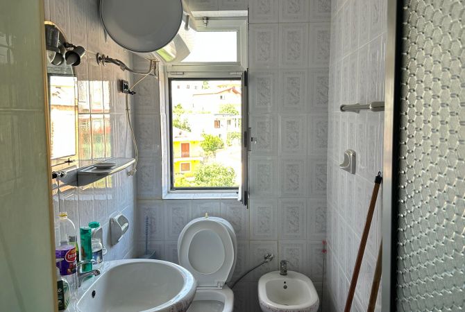 Shtepi me qera Apartament ne Tirane, 2+1, Mobilimi E mobiluar, Pagesa 400  Euro.