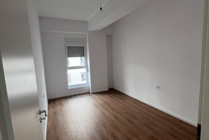 Shtepi ne shitje Apartament ne Tirane, 1+1, Mobilimi Bosh, pa mobiluar, Pagesa 98,081  Euro.