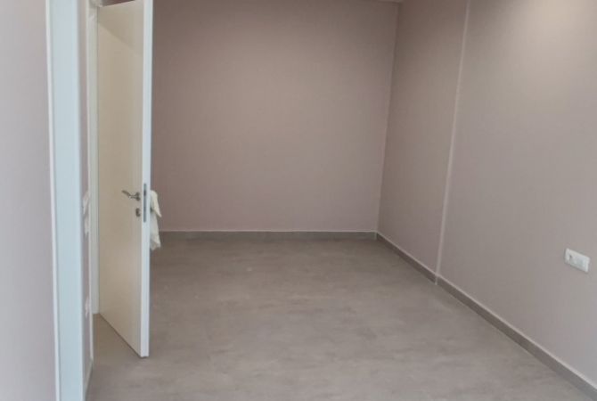 Shtepi me qera Apartament ne Tirane, 2+1, Mobilimi Bosh, pa mobiluar, Pagesa 550  Euro.