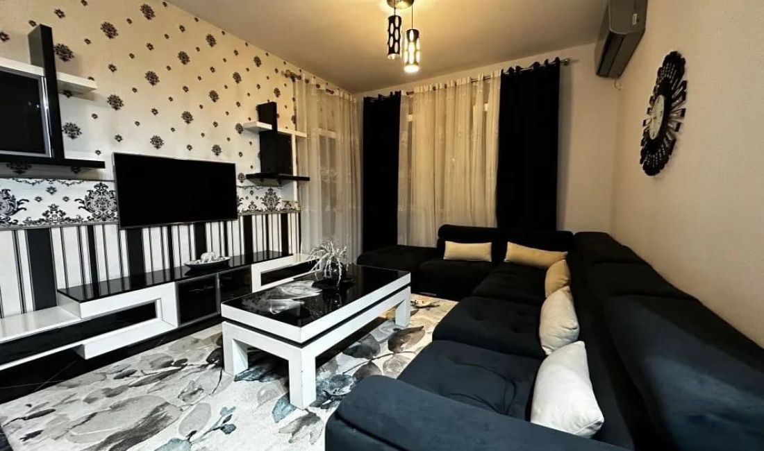 Shtepi me qera Apartament ne Tirane, 3+1, Mobilimi E mobiluar, Pagesa 680  Euro.
