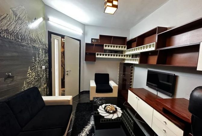 Shtepi me qera Apartament ne Tirane, 3+1, Mobilimi E mobiluar, Pagesa 680  Euro.