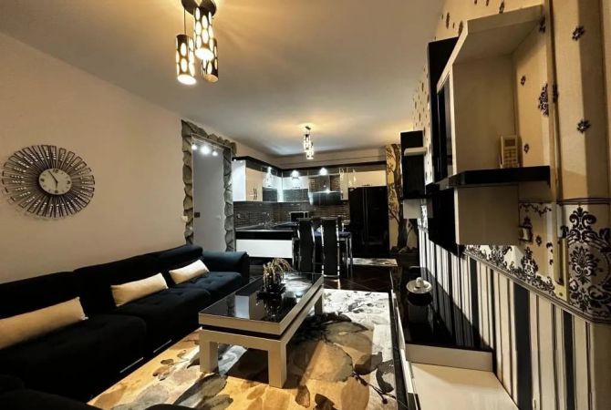 Shtepi me qera Apartament ne Tirane, 3+1, Mobilimi E mobiluar, Pagesa 680  Euro.