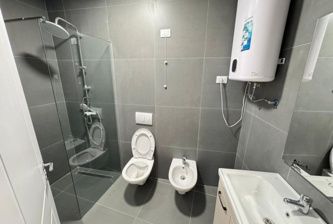 Shtepi ne shitje Apartament ne Tirane, 2+1, Mobilimi E mobiluar, Pagesa 410,000  Euro.