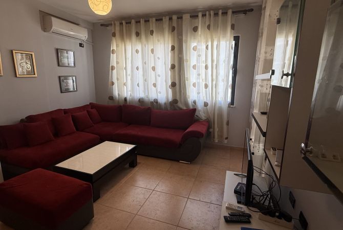 Shtepi ne shitje Apartament ne Tirane, 1+1, Mobilimi E mobiluar, Pagesa 96,000  Euro.
